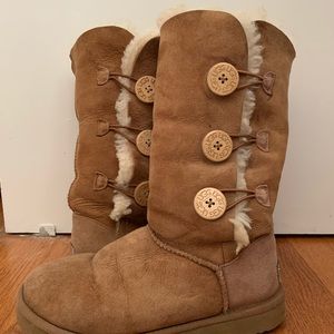 Ugg Bailey button triple boot